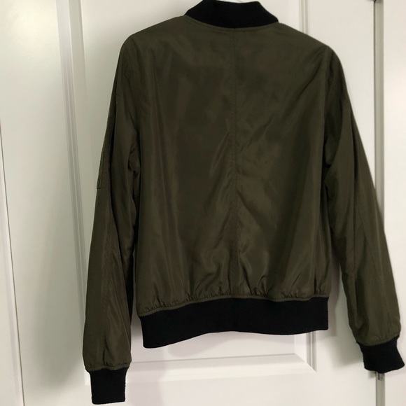 GARAGE THE MUST-HAVE BOMBER JACKET (ARMY GREEN) - Picture 3 of 10